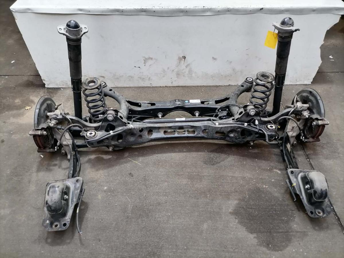 VW Passat B9 original Hinterachse mit Achsschenkel und Lenker 1,5 E-Hybrid 150KW Bj.2024